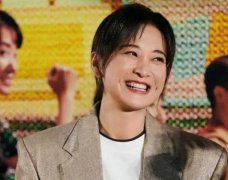 贾玲微整了吗？为作品减重100斤，讲述背后的艰辛